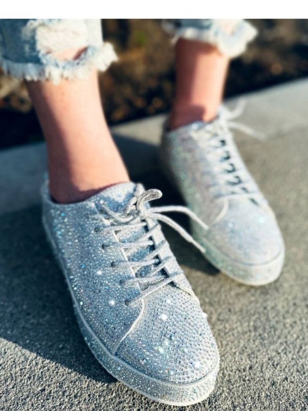 79$ I.N.C. International Concepts Bling Lola Sneakers Women's Size 5 Silver - Picture 2 of 3